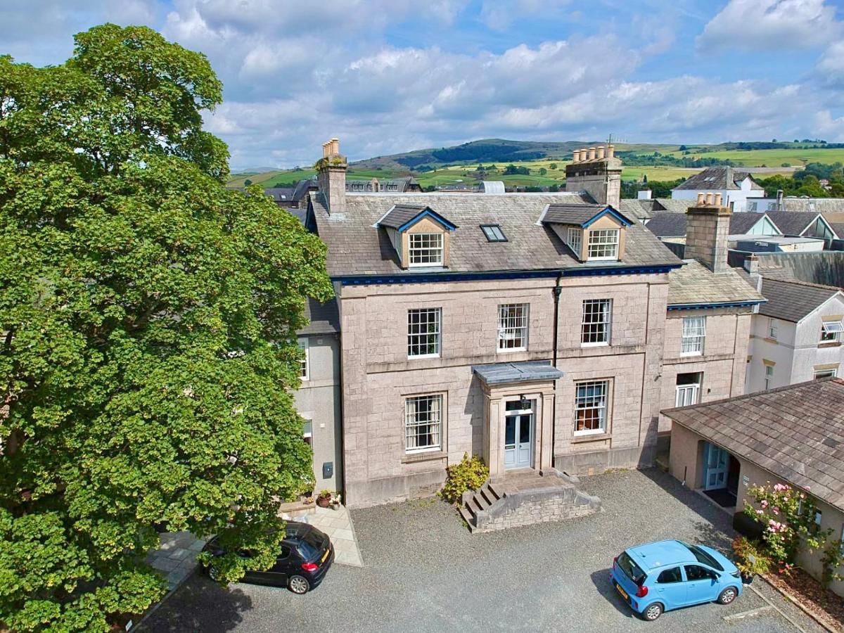 Beautiful Cottage In The Heart Of Kendal Exterior photo